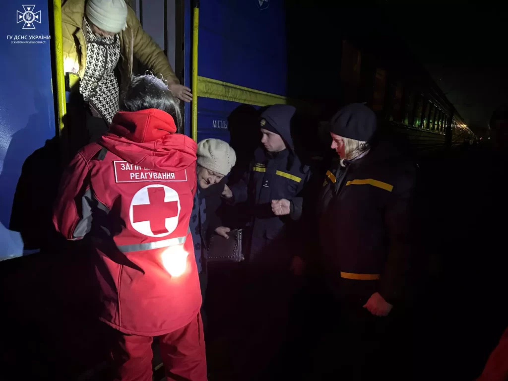 Черговий евакуаційний потяг із донеччанами прибув на Житомирщину